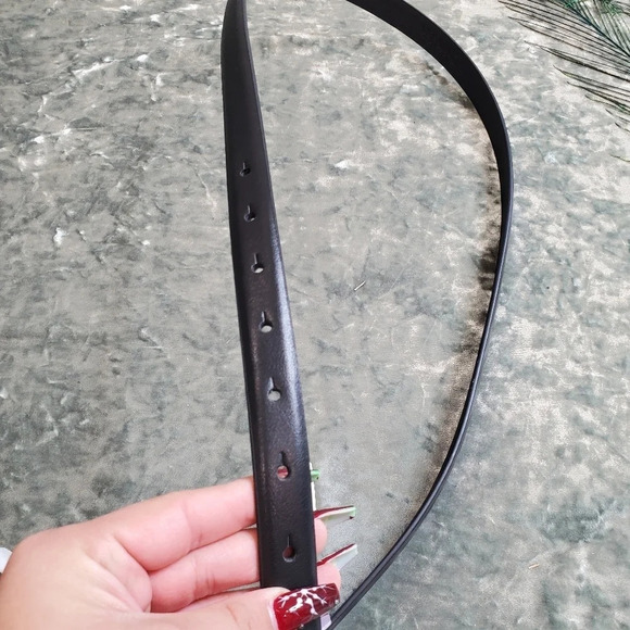 Calvin Klein Thin Belt - Picture 2 of 5